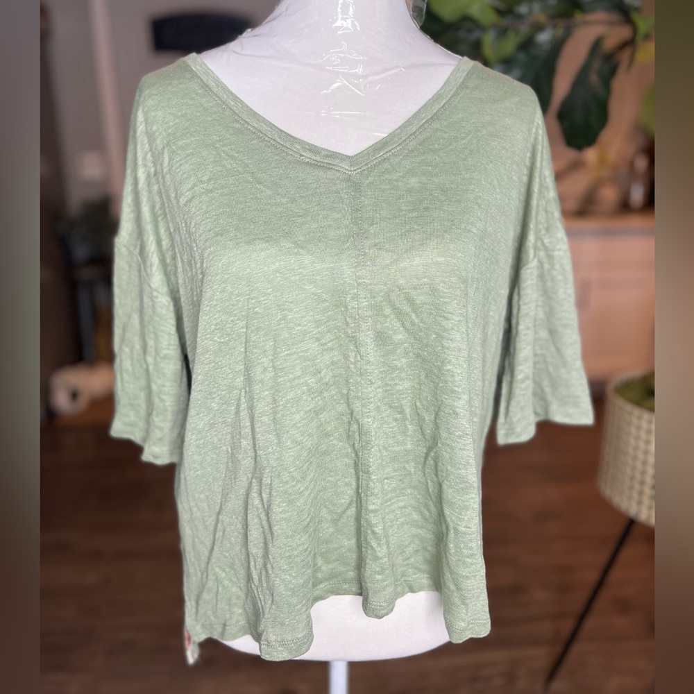 TAHARI Green Linen V Neck Short Sleeve T Shirt